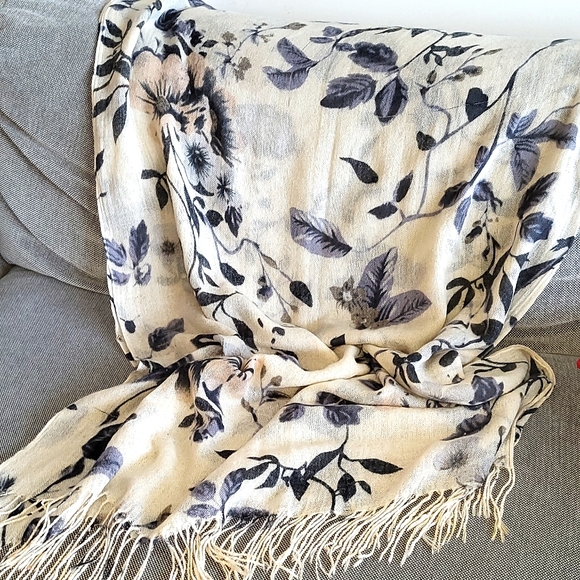 Scarf- H&M - Picture 3 of 4